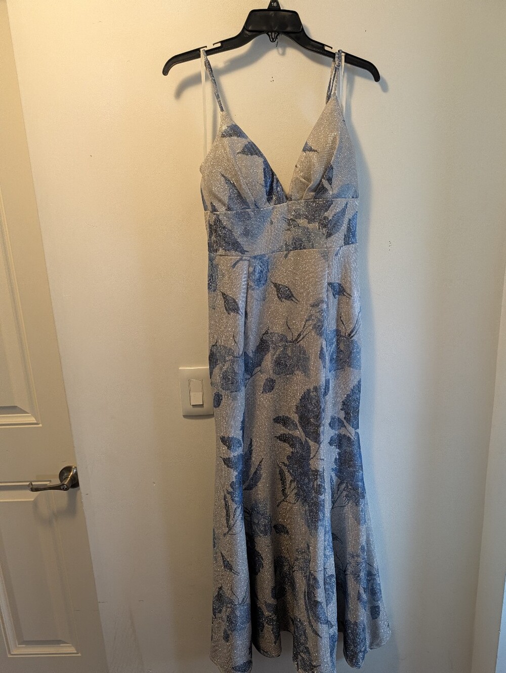 B. Darlin Blue Floral Metallic Shimmer Maxi Formal Dress Size 13/14